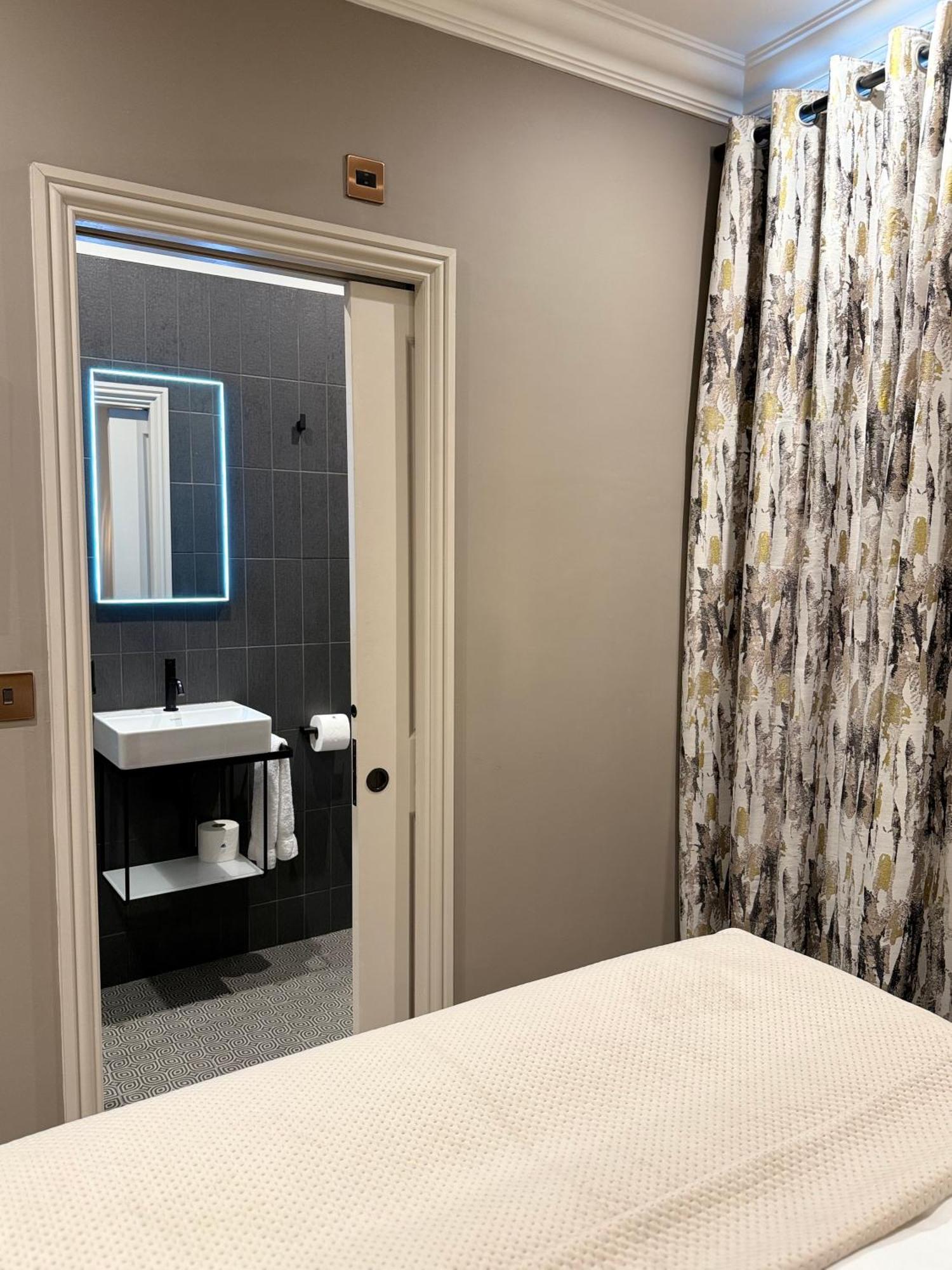 Number 46 Hotell Hastings Exteriör bild
